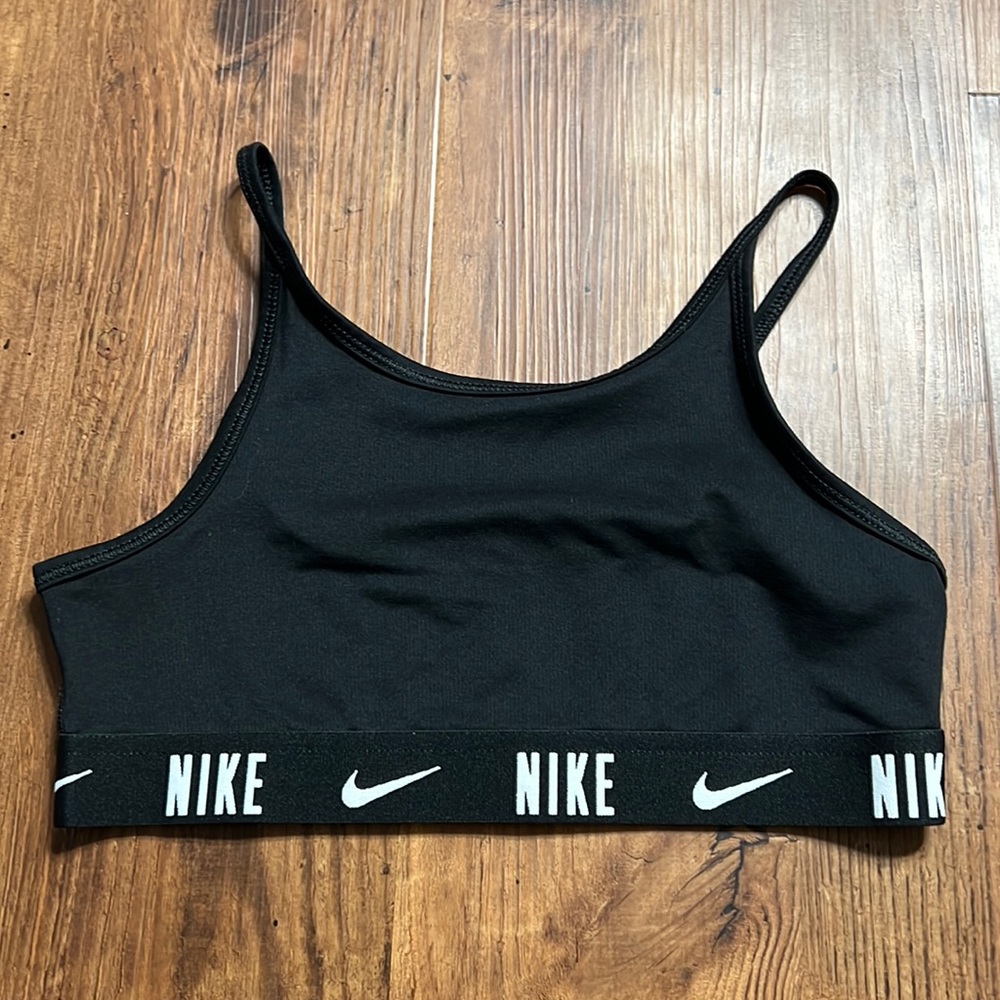 Black nike sports bra